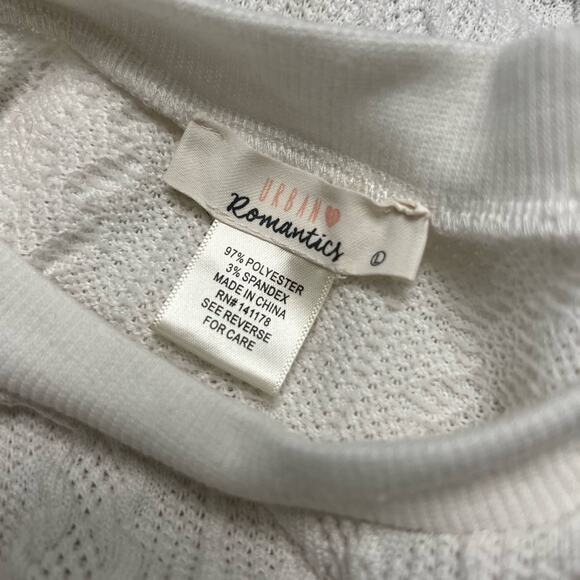 Urban Romantics‎ Sleeveless Textured Fabric Top Size Small Stretch White EUC - Picture 6 of 7